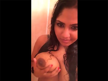 Juicy Big Tits Of Desi Punjabi Babe